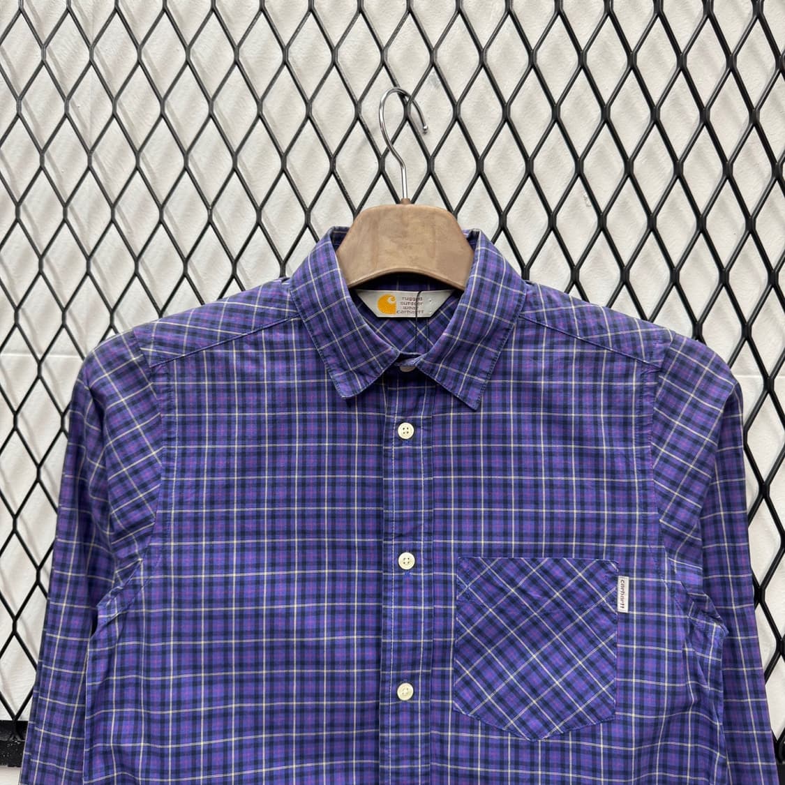 칼하트 롱슬리브 타탄체크 패턴 셔츠 원포켓 디테일 레귤러핏 퍼플 상품이미지3
