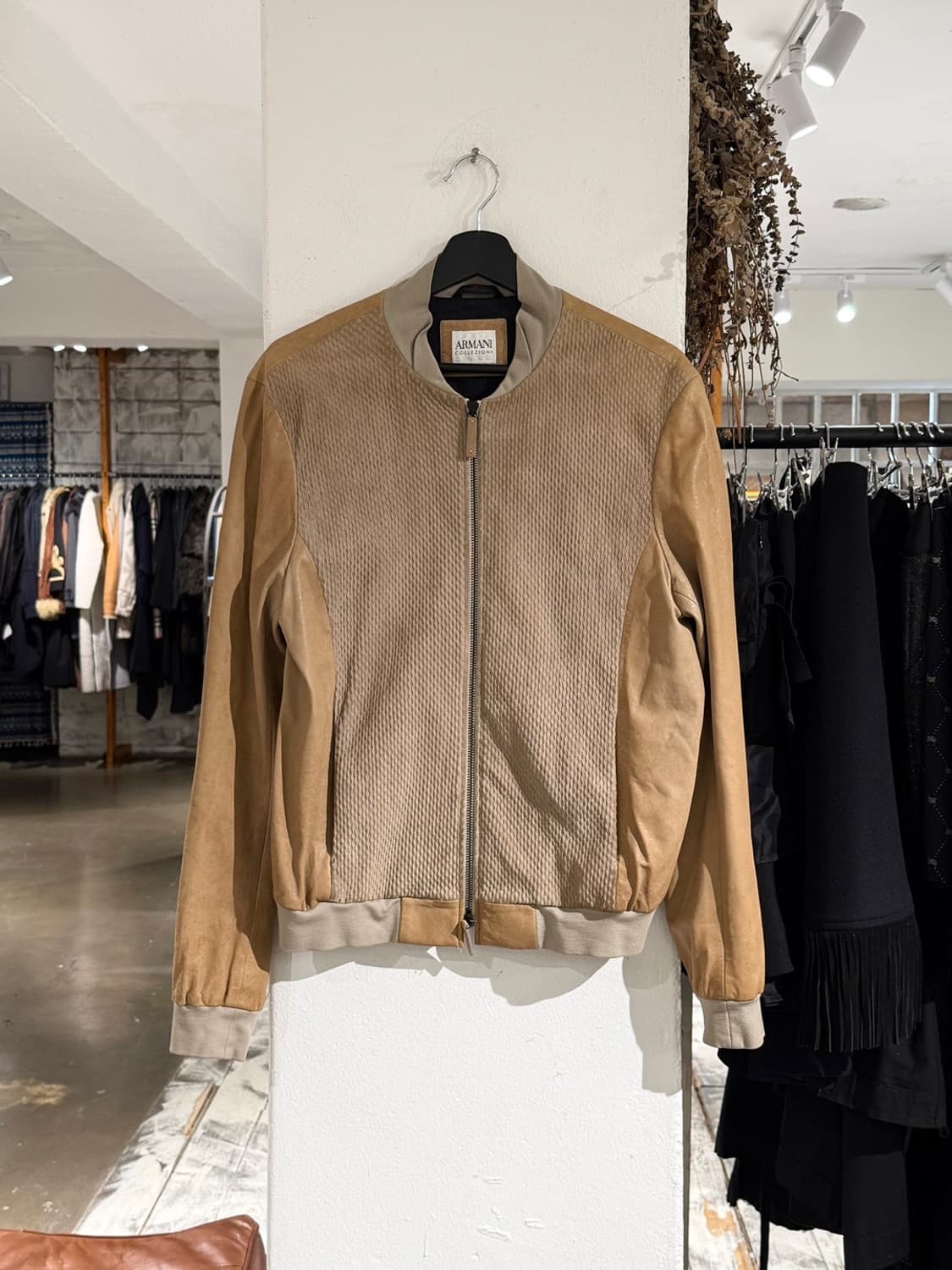 아르마니 꼴레지오니 베이지 램스킨 믹스 봄버 자켓 상품이미지1