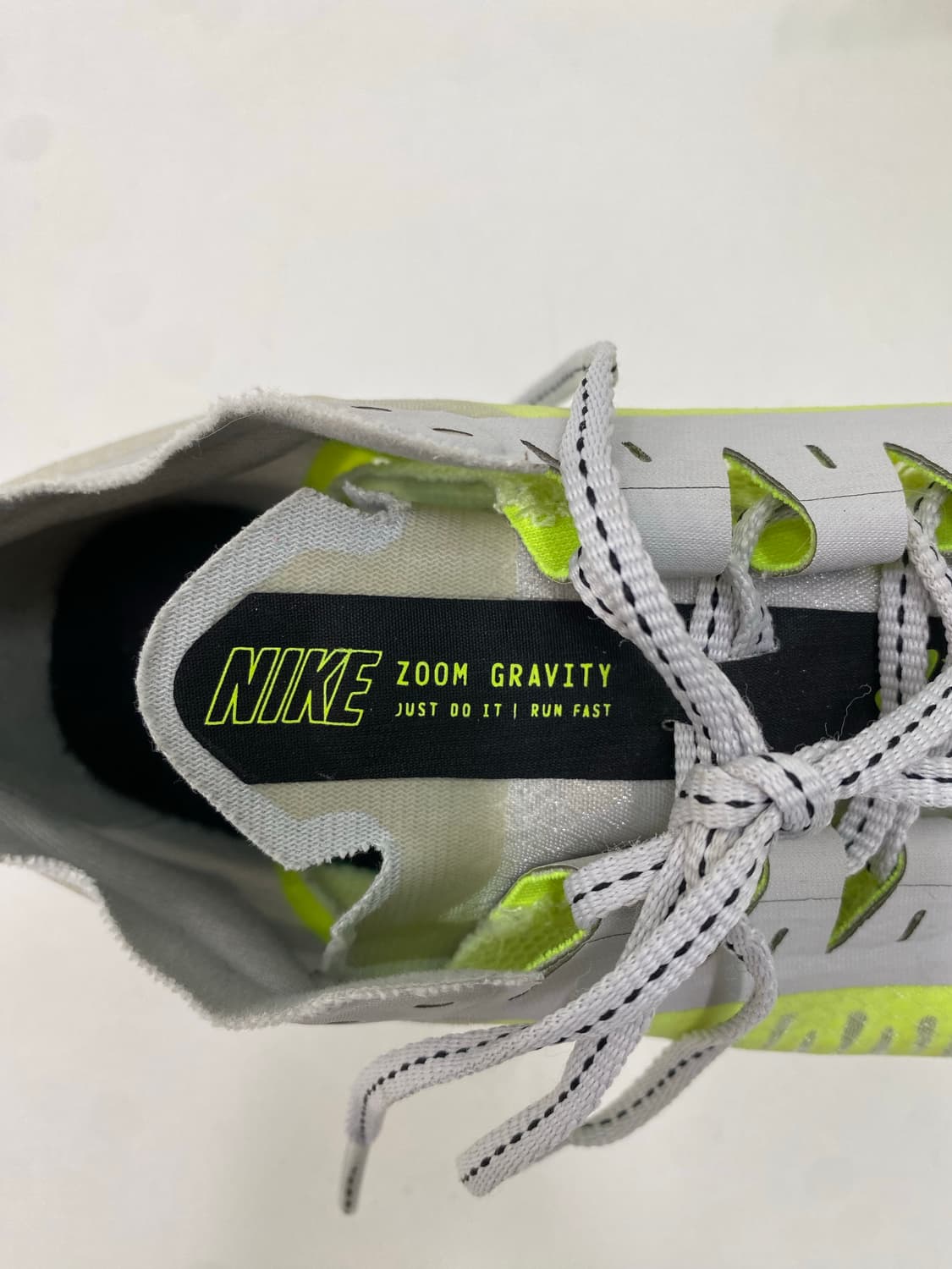 나이키 줌 그래비티 런닝화 회색/형광 255 (245추천) 상품이미지10