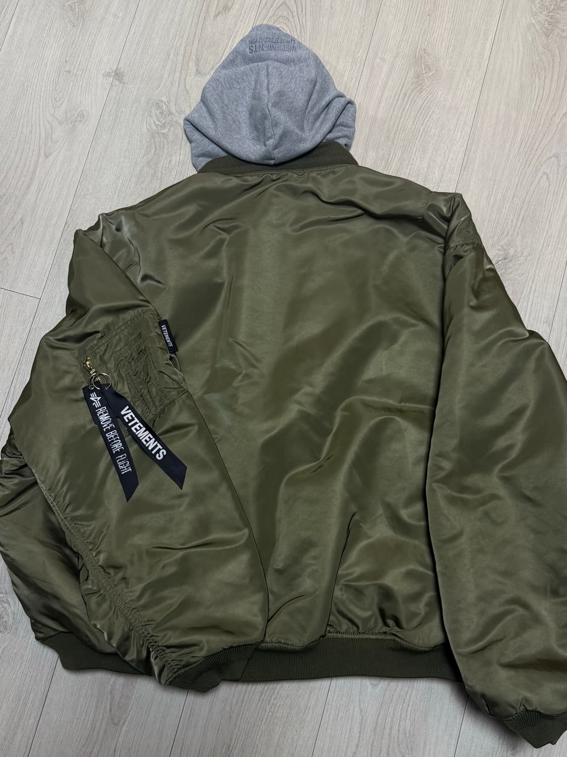 베트멍 X 알파인더스트리 MA-1 리버시블 후드 탈착 상품이미지5