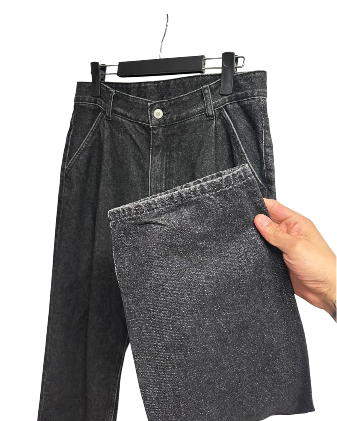 유니폼브릿지 레귤러핏 원턱 블랙 데님팬츠 S size 상품이미지4