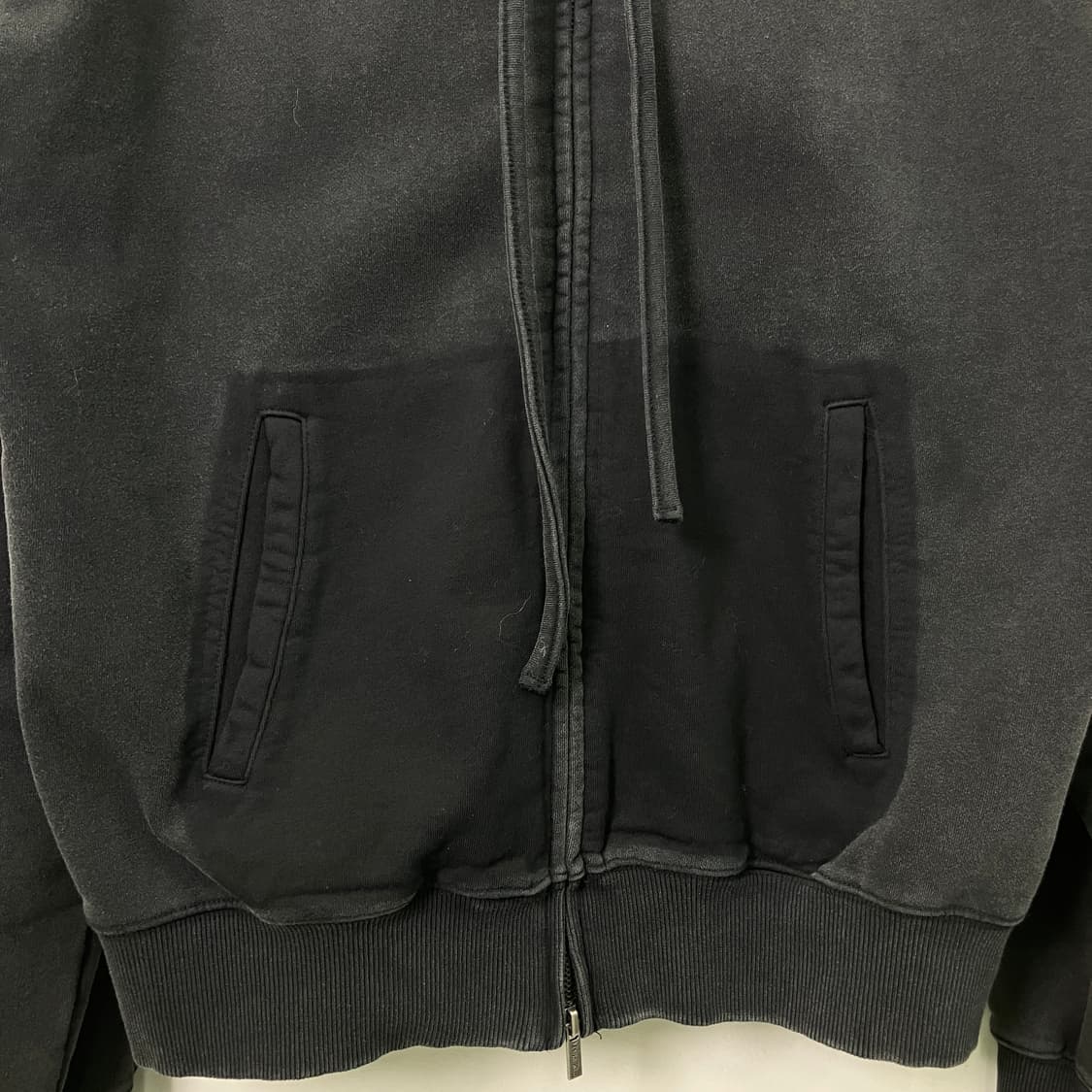 마뗑킴 블랙 피그먼트 다잉 후드집업  상품이미지6