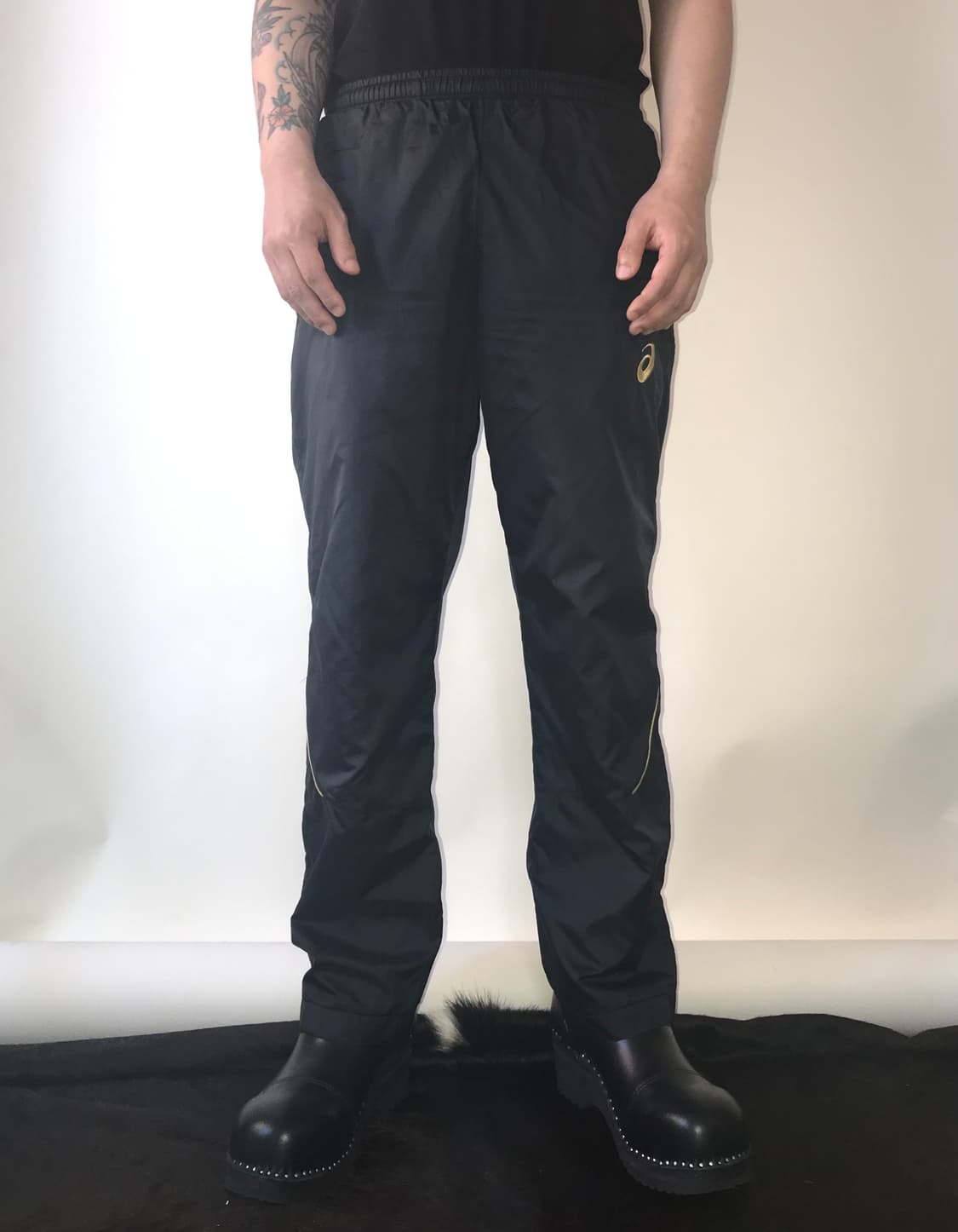 (UNISEX) ASICS Nylon Track Pants 상품이미지1