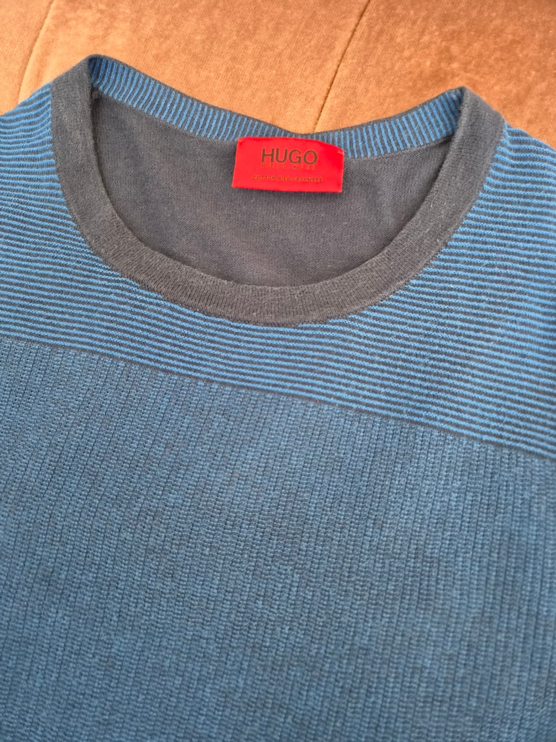 휴고보스 남성 코튼혼방라운드긴팔니트

 상품이미지3