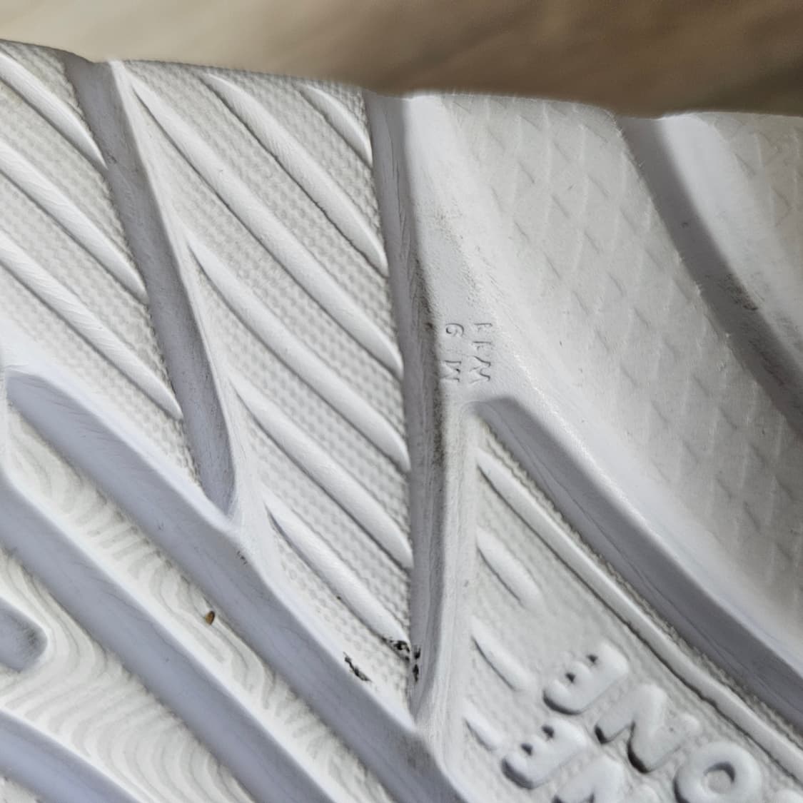 호카 오라 리커버리 플립 270 상품이미지4