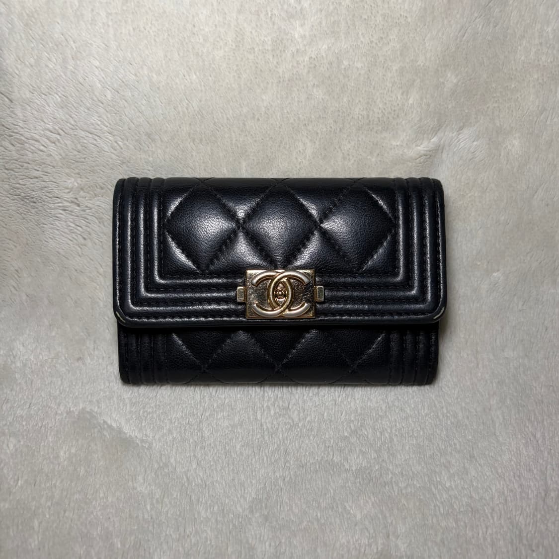 샤넬 보이샤넬 금장 램스킨 카드지갑 상품이미지1