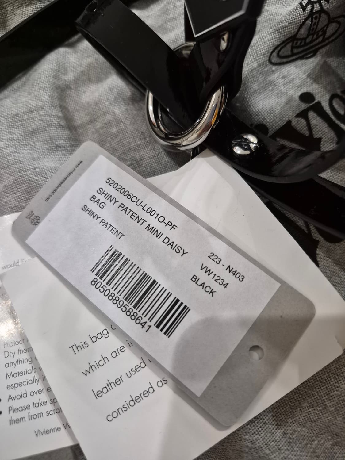 (새상품)비비안 웨스트우드 샤이니 페이턴트 미니백 블랙 상품이미지7