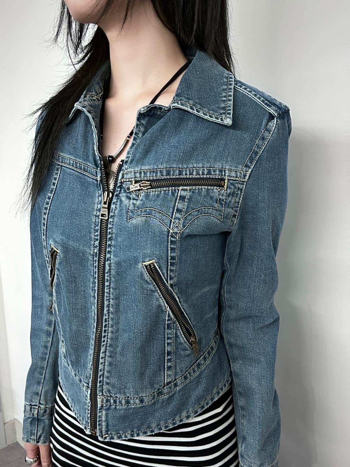 Levi’s Trucker Zip-Up Denim Jacket 상품이미지2