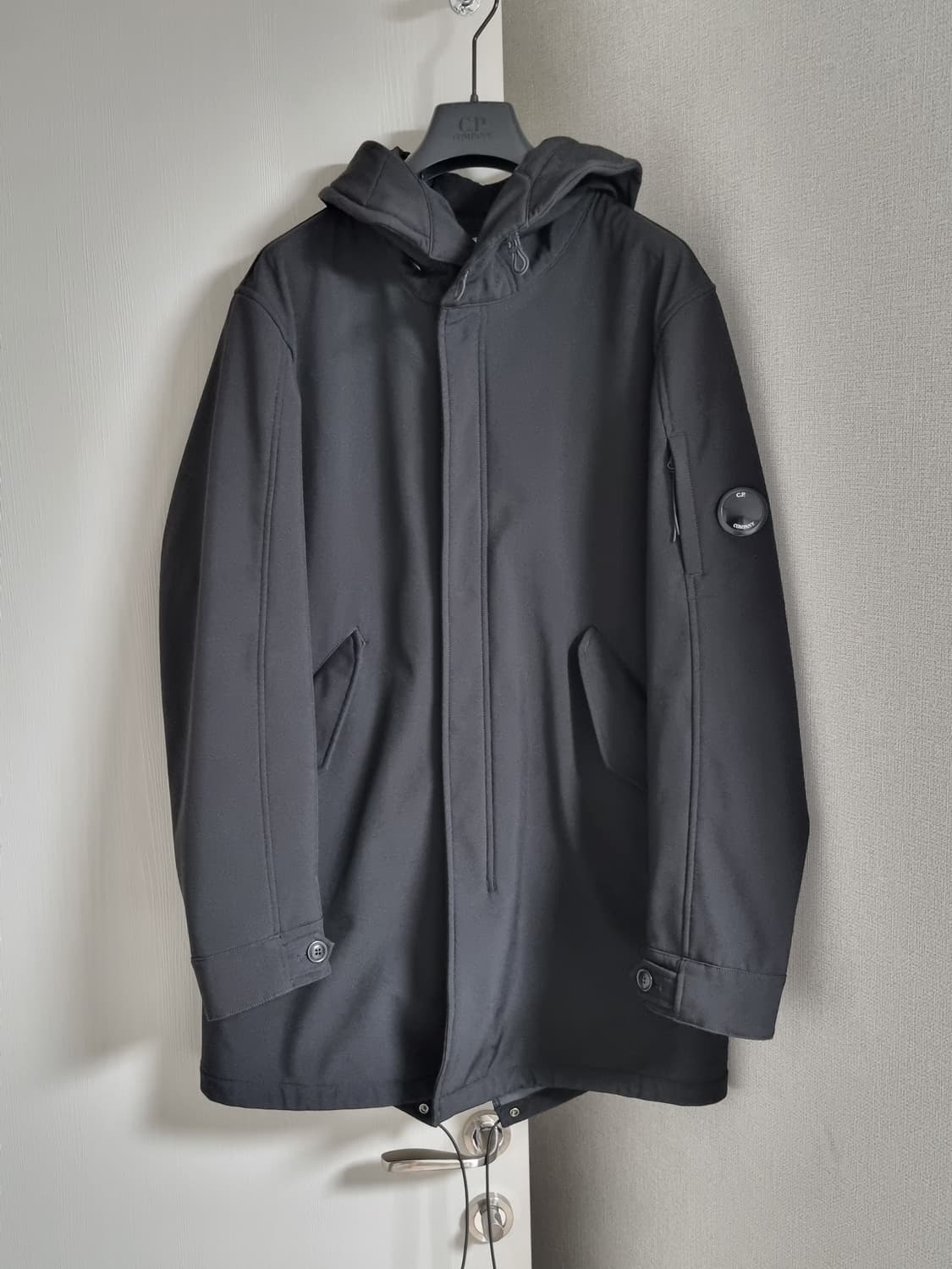 cp컴퍼니 쉘 롱자켓 상품이미지1