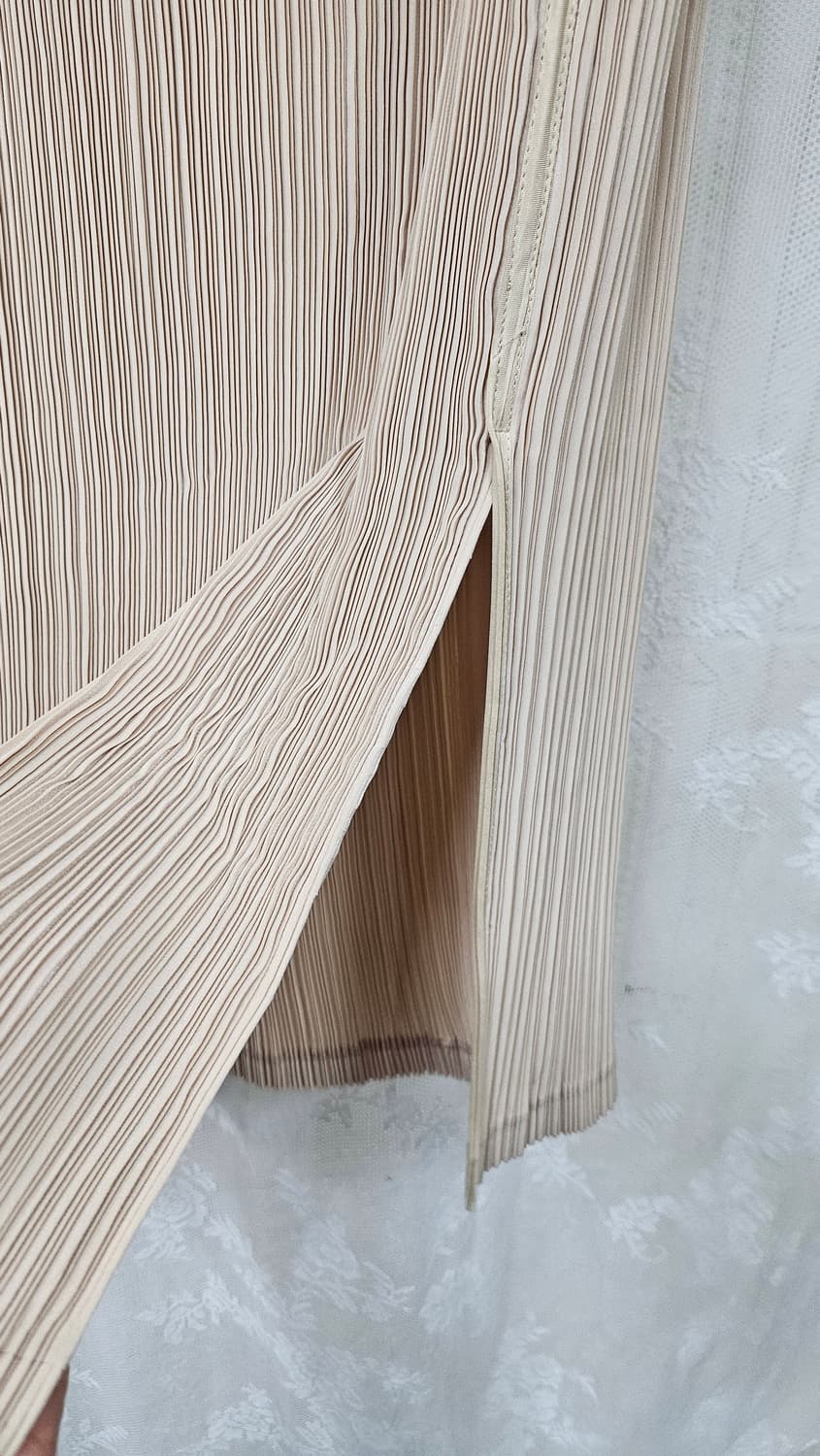 이세이미야케  베이지 스커트 상품이미지3