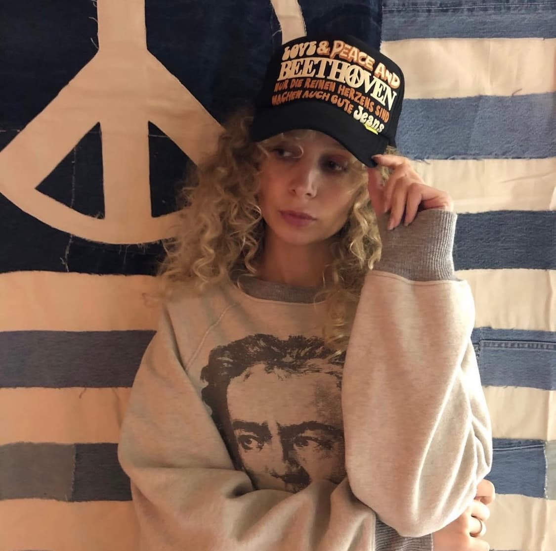 캐피탈 love & peace 베토벤 트러커 캡 블랙 상품이미지1