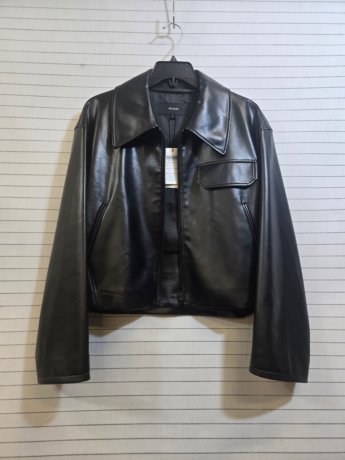 온앤온 블랙 레더 크롭 자켓 상품이미지1