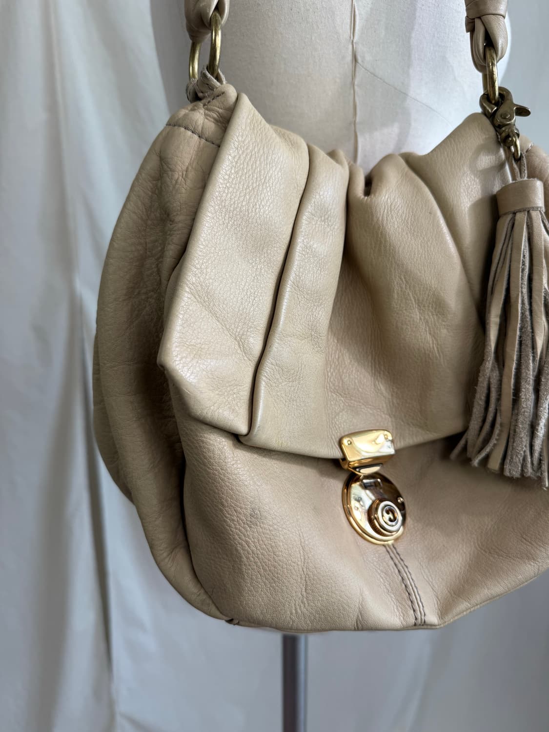 VIOLAd'ORO 2-way 태슬 레더 백 (푸쉬 락) 상품이미지3