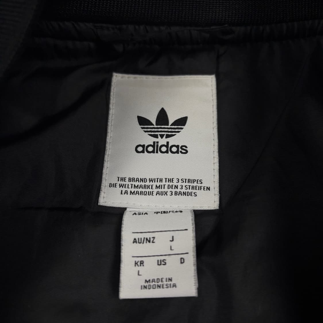 아디다스 블랙컬러 바시티 봄버 자켓 상품이미지3