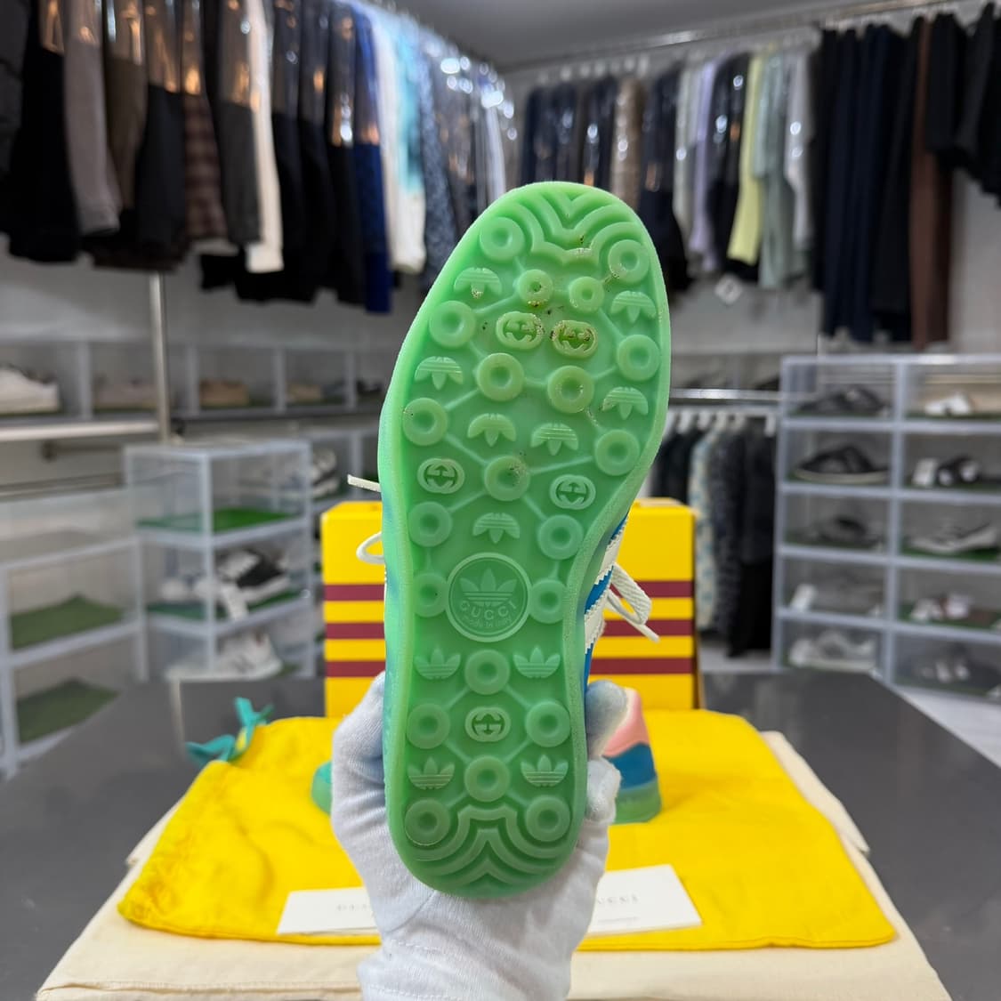 [리오브] 구찌 X 아디다스 가젤 라이트 블루 실크 스니커즈 상품이미지4