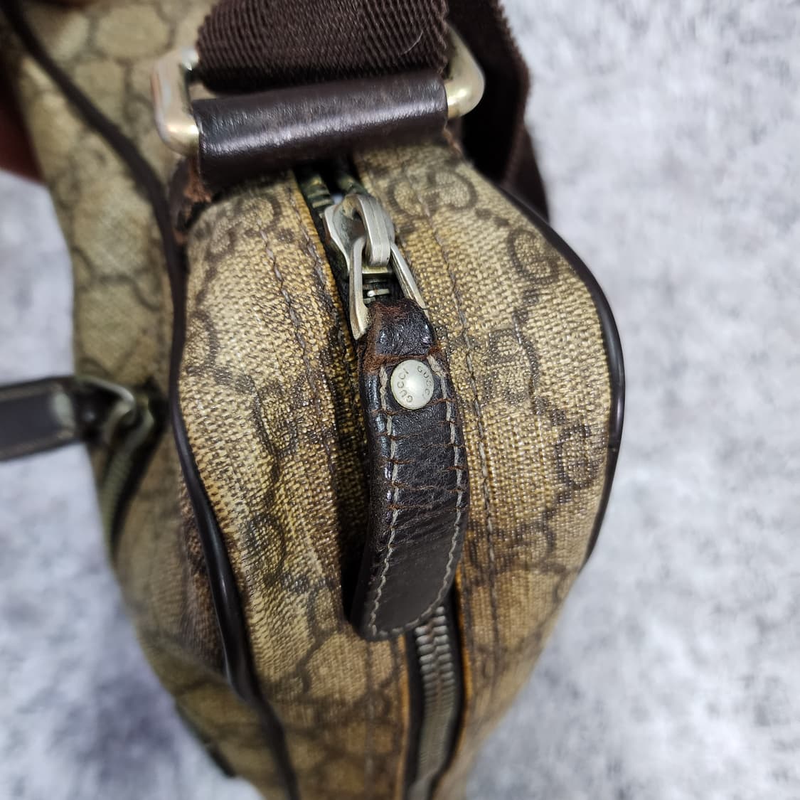 구찌 GG PVC 크로스백 상품이미지8