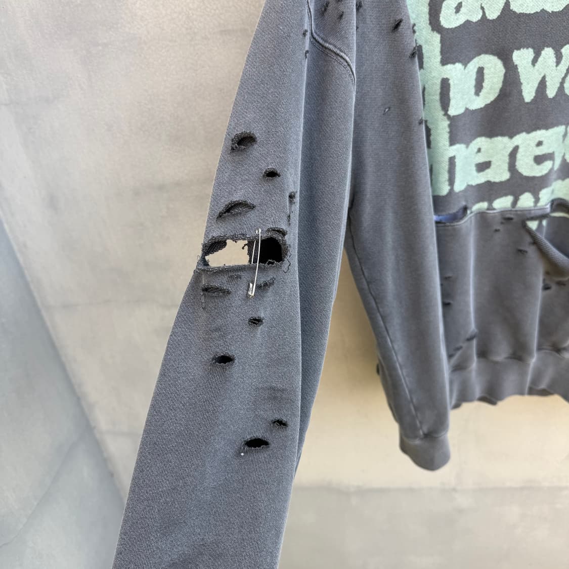 Distressed hoodie 상품이미지4