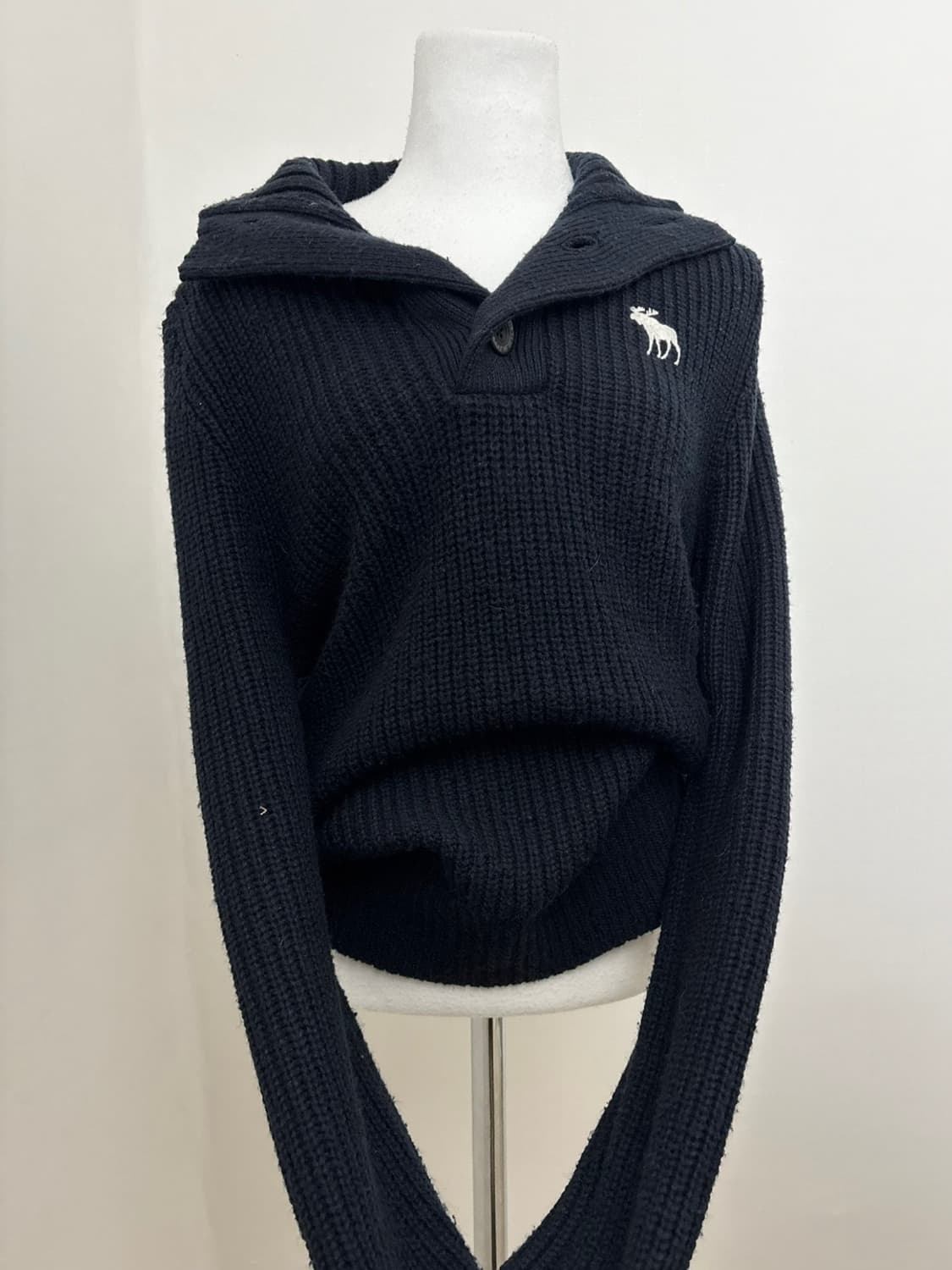 아베크롬비 네이비 단추 니트 상품이미지1