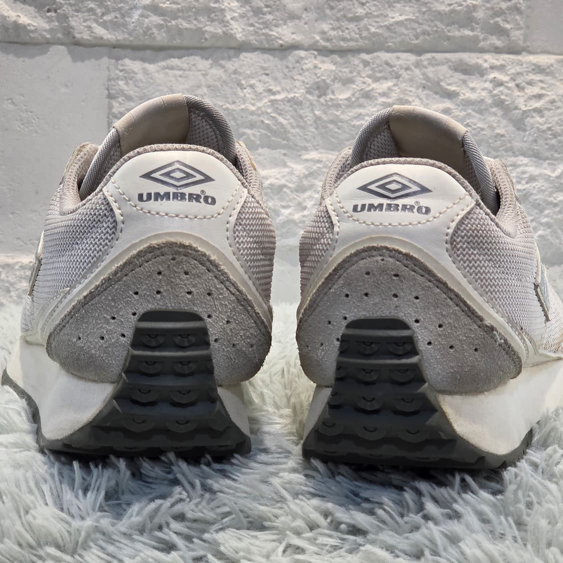 6a-29:엄브로 클래식 레트로 러너 화이트 그레이(230) 상품이미지3