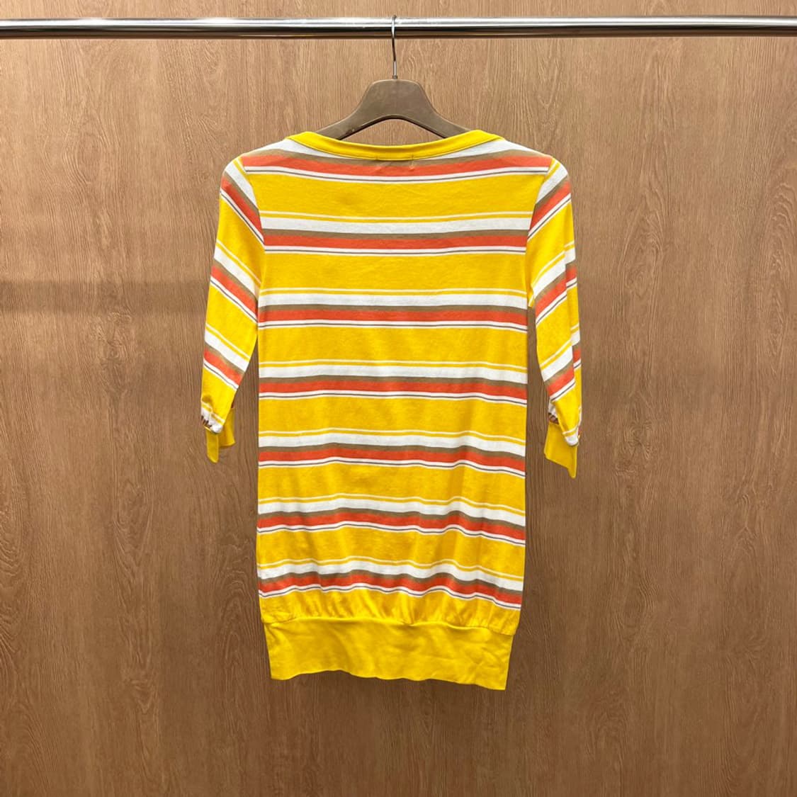 버버리 블루 라벨 7부 티셔츠 로고 자수 스트라이프 패턴 디테일 옐로우 상품이미지3