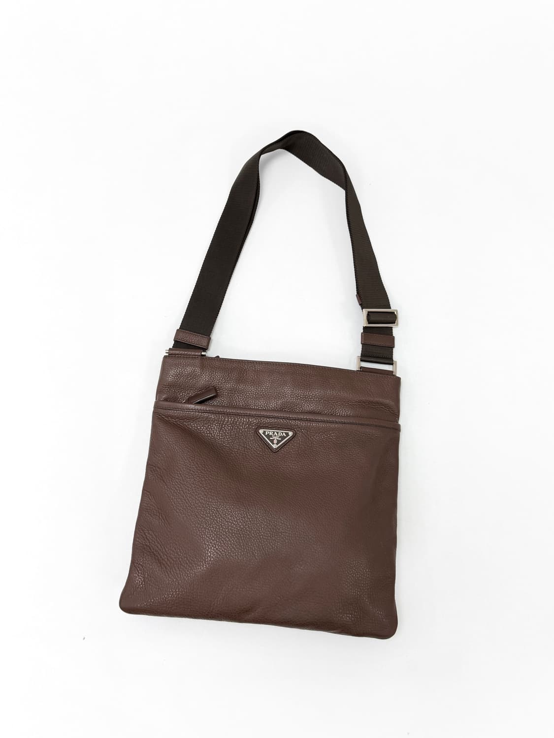 프라다 비텔로 다이노 로고 스트랩 크로스백 상품이미지1