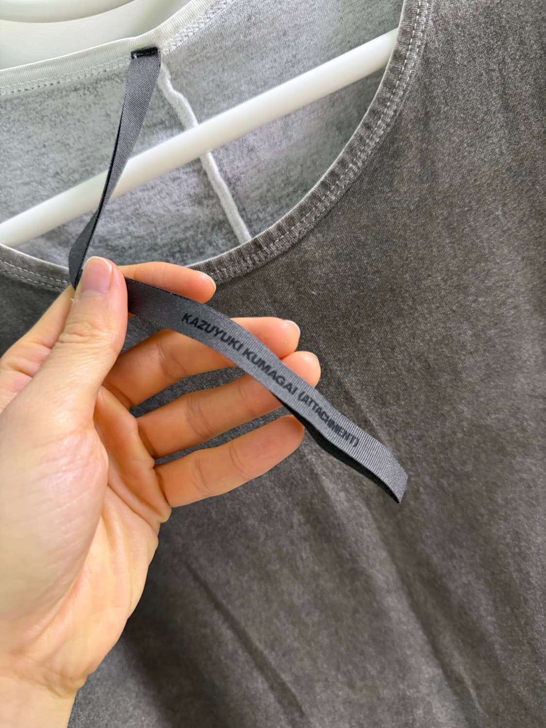 카즈유키 쿠마가이 어태치먼트 샘플티셔츠 상품이미지2