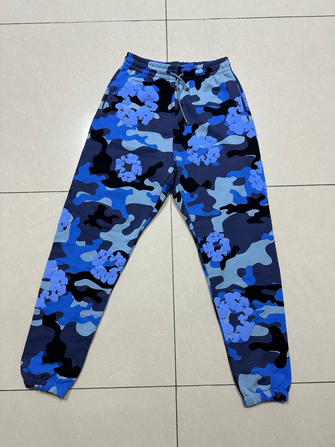 (새상품)데님티어스 블루 카모 스웻팬츠 상품이미지3