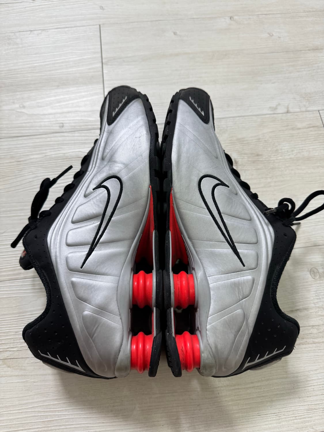 나이키 샥스 R4 메탈릭 실버 레드 285 택포 8 급처 상품이미지4