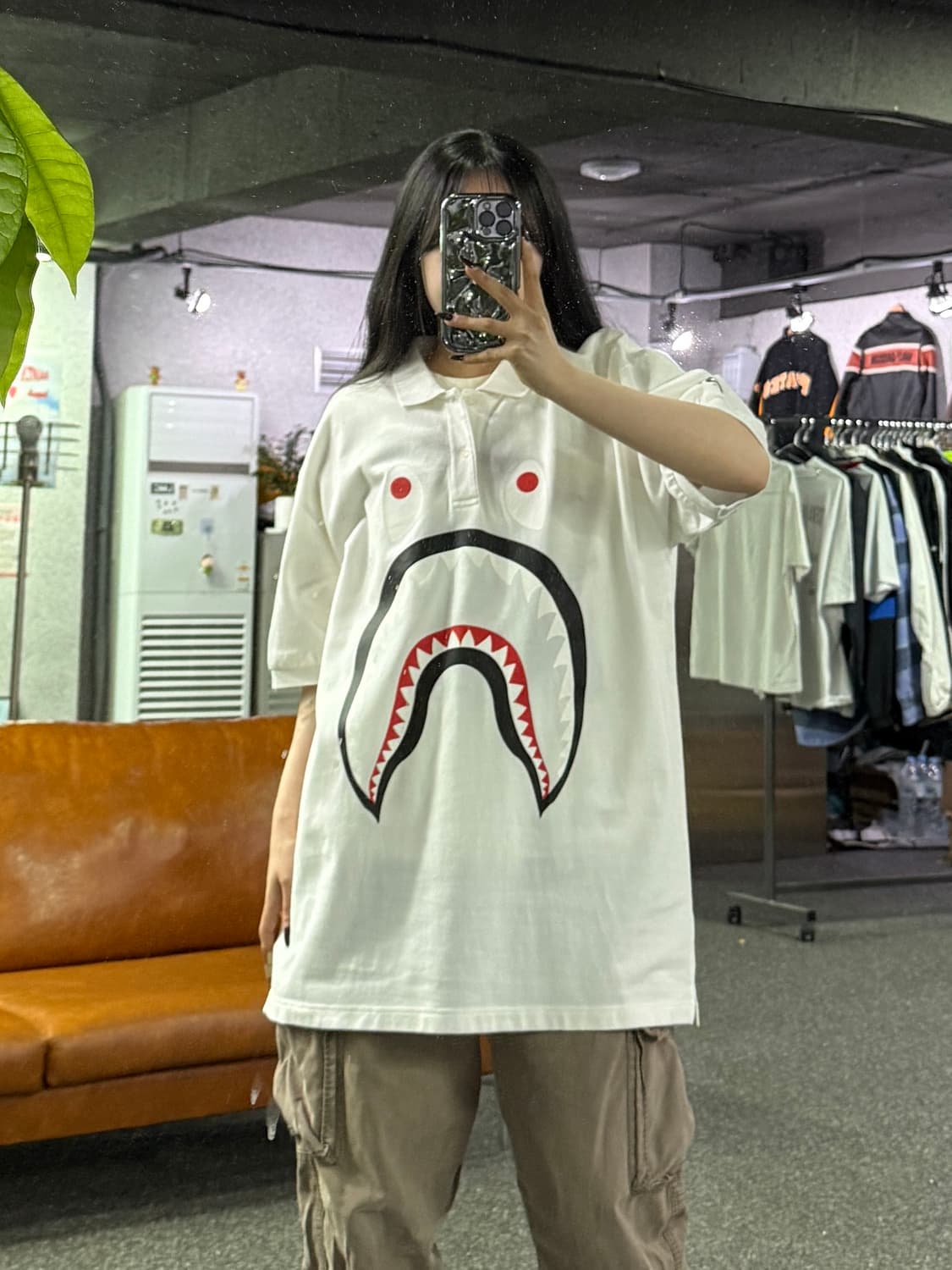 베이프 샤크 그래픽 화이트 카라 반팔 티셔츠 B4713 상품이미지1