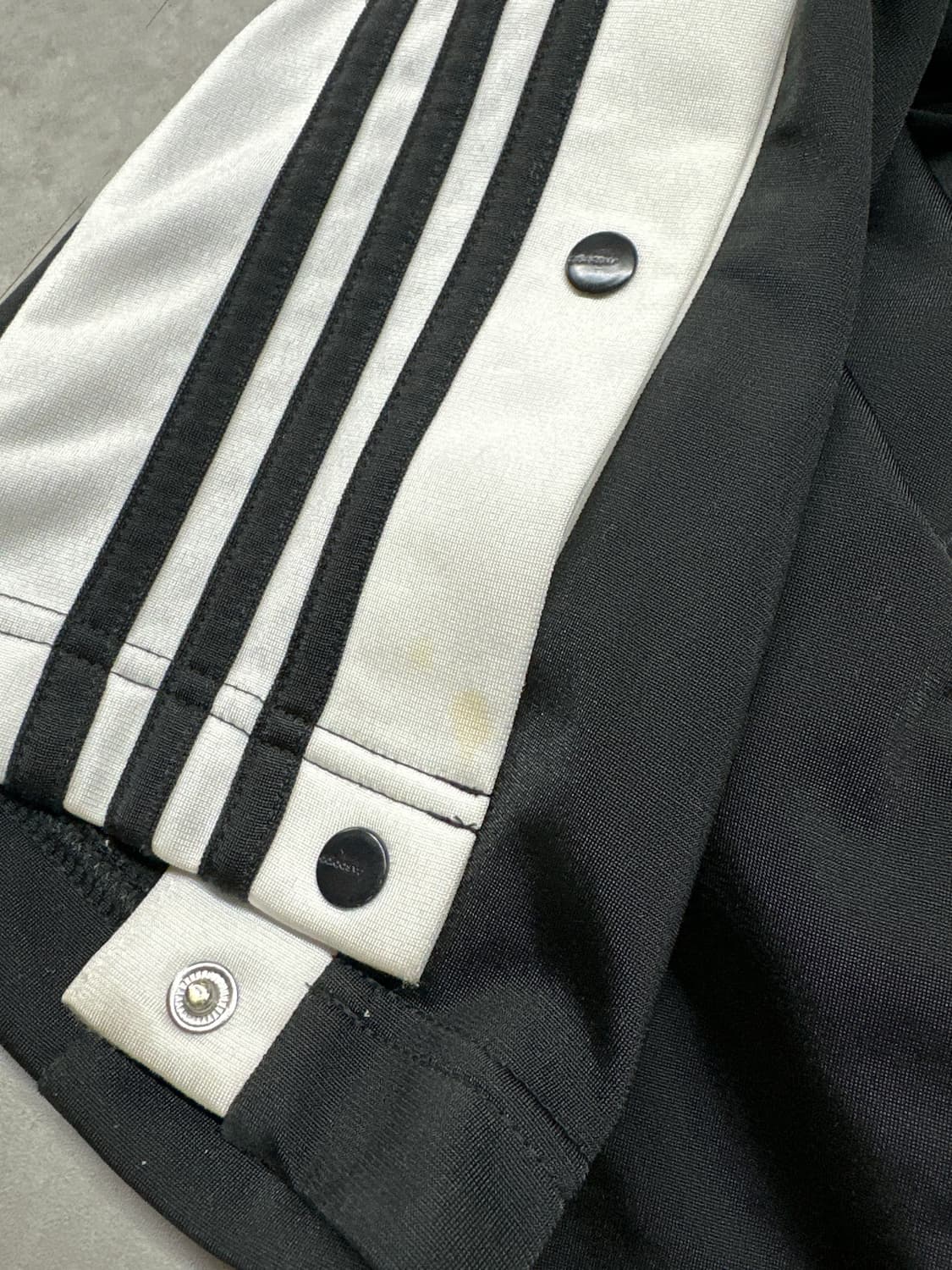 폴로 덕다운 패딩 스컬 후드 플리츠 미디 스커트 아디 크랙팬츠 코디세트 상품이미지7