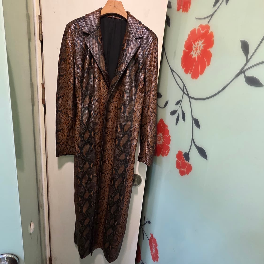 아미 스네이크 가죽 롱 코트 상품이미지1