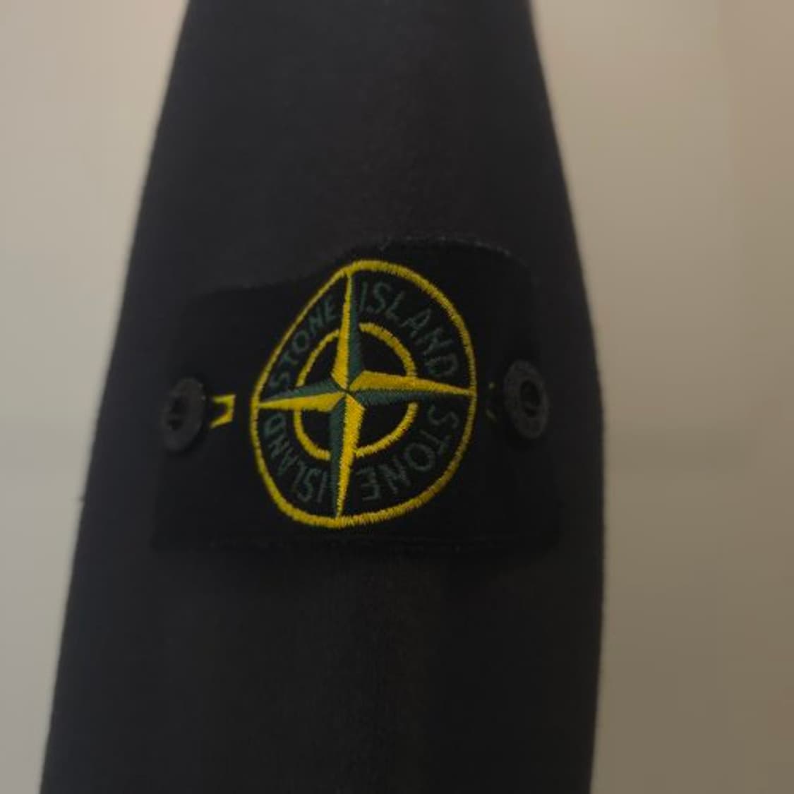 [정품/중고] 스톤아일랜드 맨투맨 다크그레이 상품이미지3