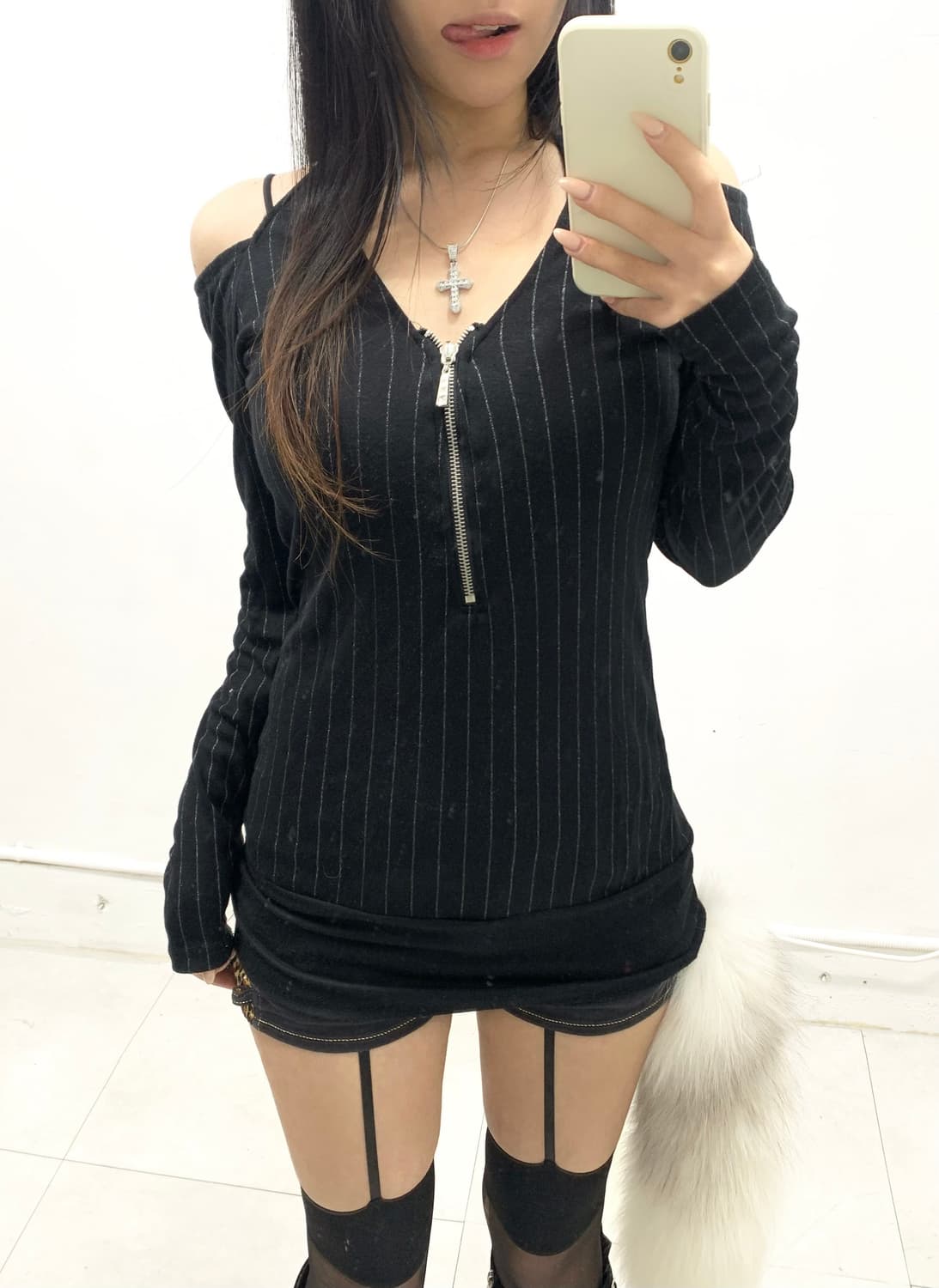 [LA*BUS] 오네갸루 실버 스트라이프 오프숄더 롱슬리브 상품이미지4