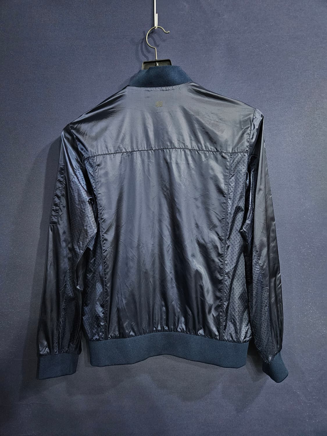 코오롱스포츠 유광 네이비 남성 100 바람막이 항공점퍼  상품이미지2