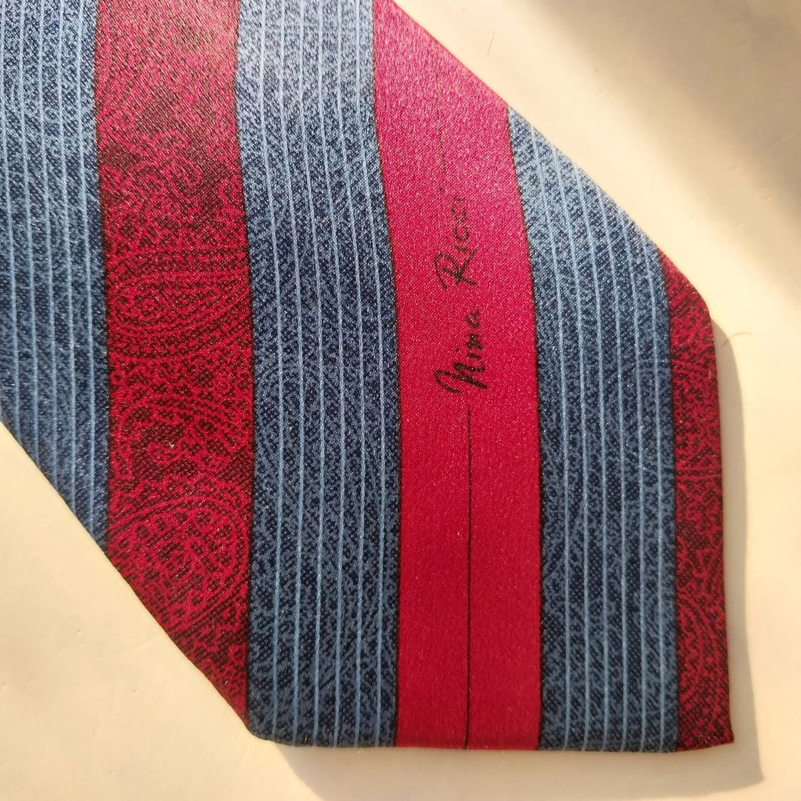 니나리치 실크 블루 스트라이프 로고 넥타이 8cm A+등급 K1718
 상품이미지9