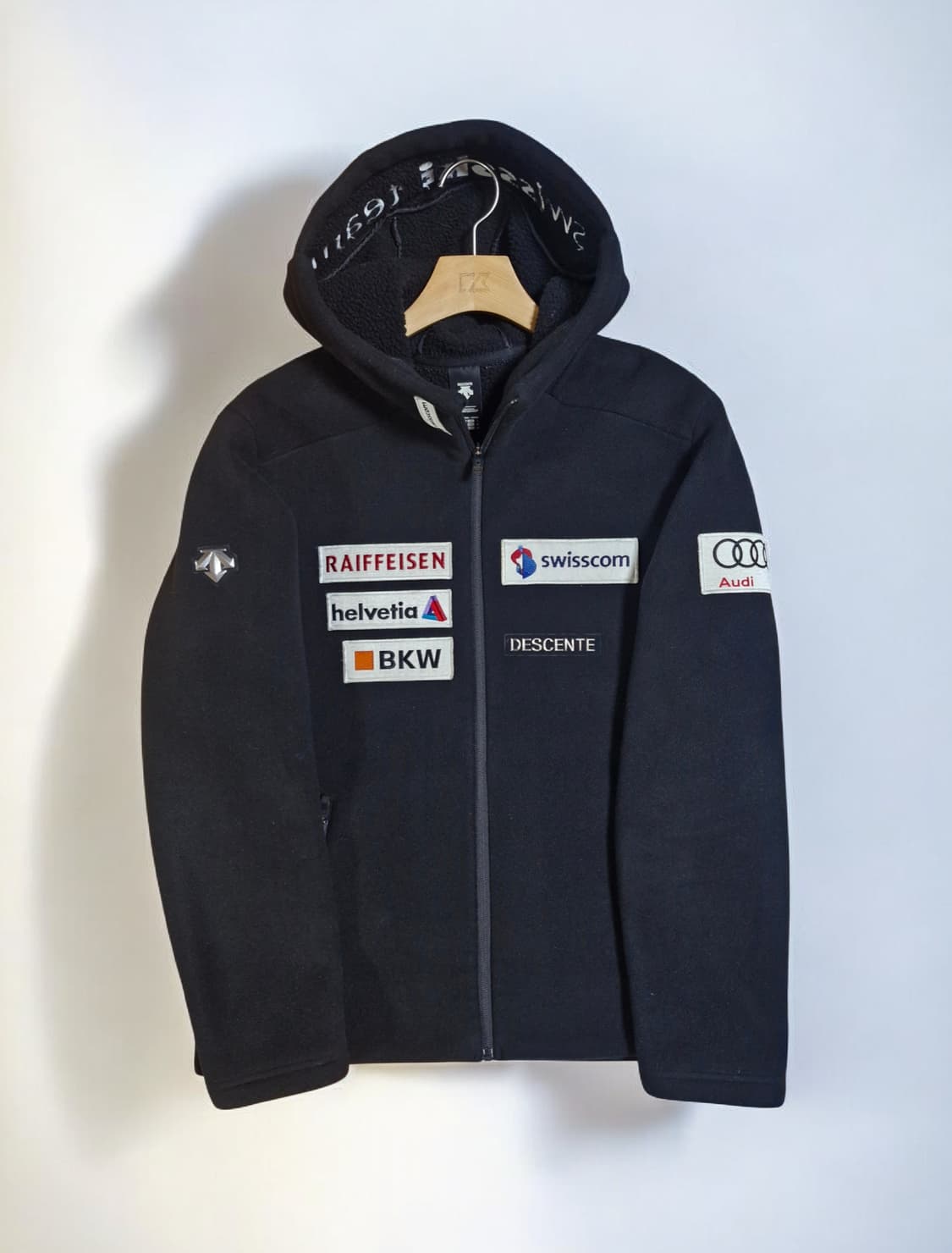 데상트 아우디 후리스 블랙 L 상품이미지1