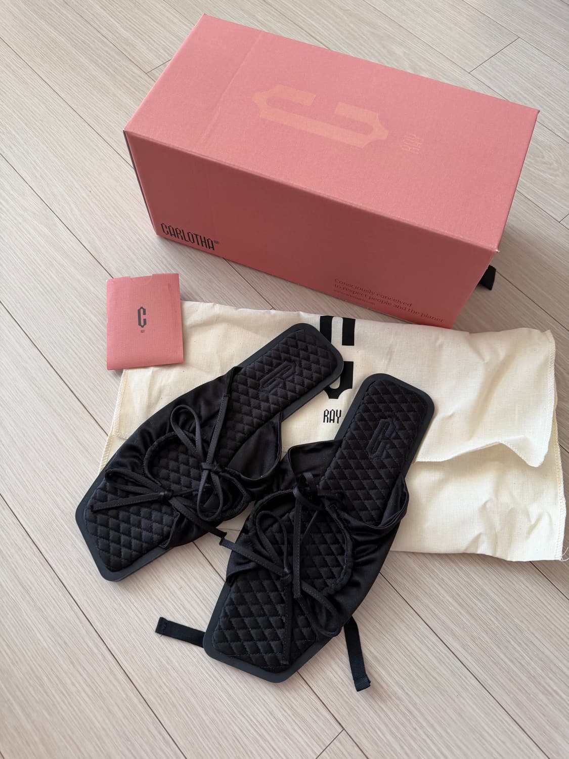 칼로타 레이 에코 새틴 슬리퍼 CT35001B15015 상품이미지1