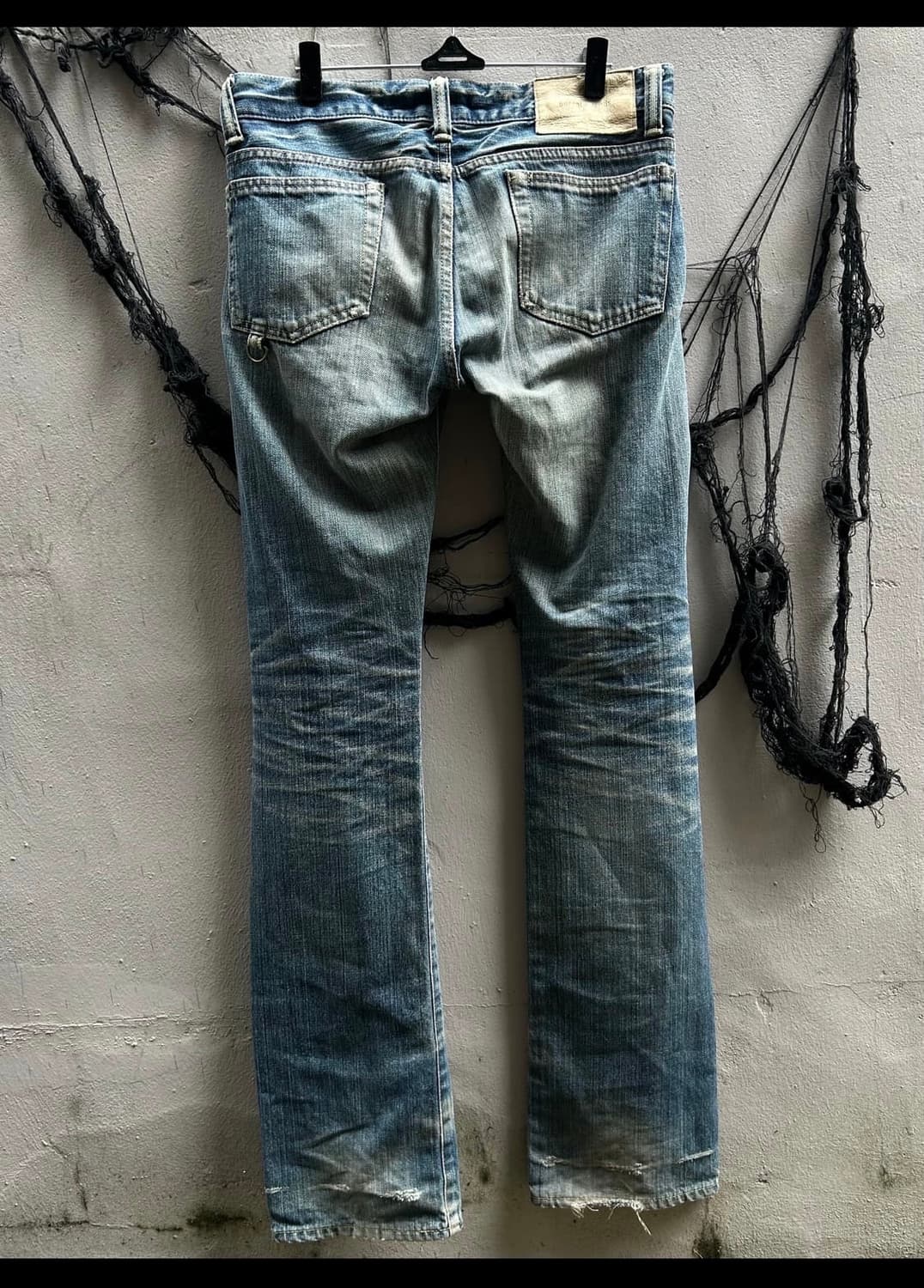 00s buffalo bobs 더티 워싱 크랙 스터드 데님팬츠 상품이미지2
