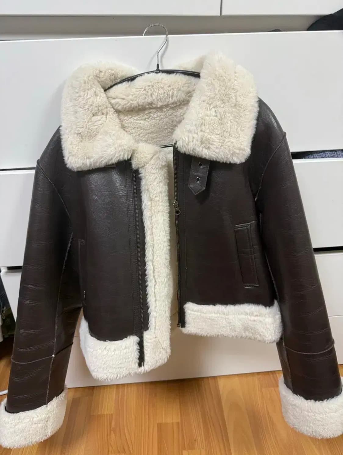 보헤미안서울 무스탕 시어링 다크브라운 23fw 상품이미지2