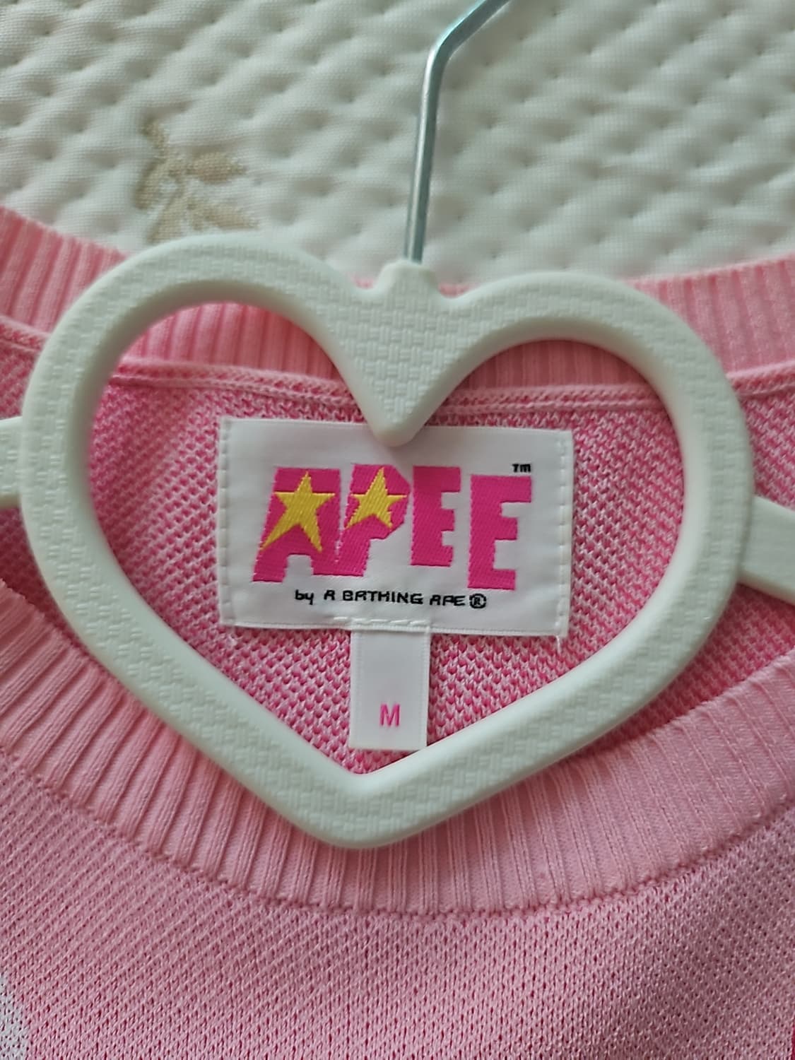 APE 딸기우유 핑크 하트 니트탑 상품이미지4