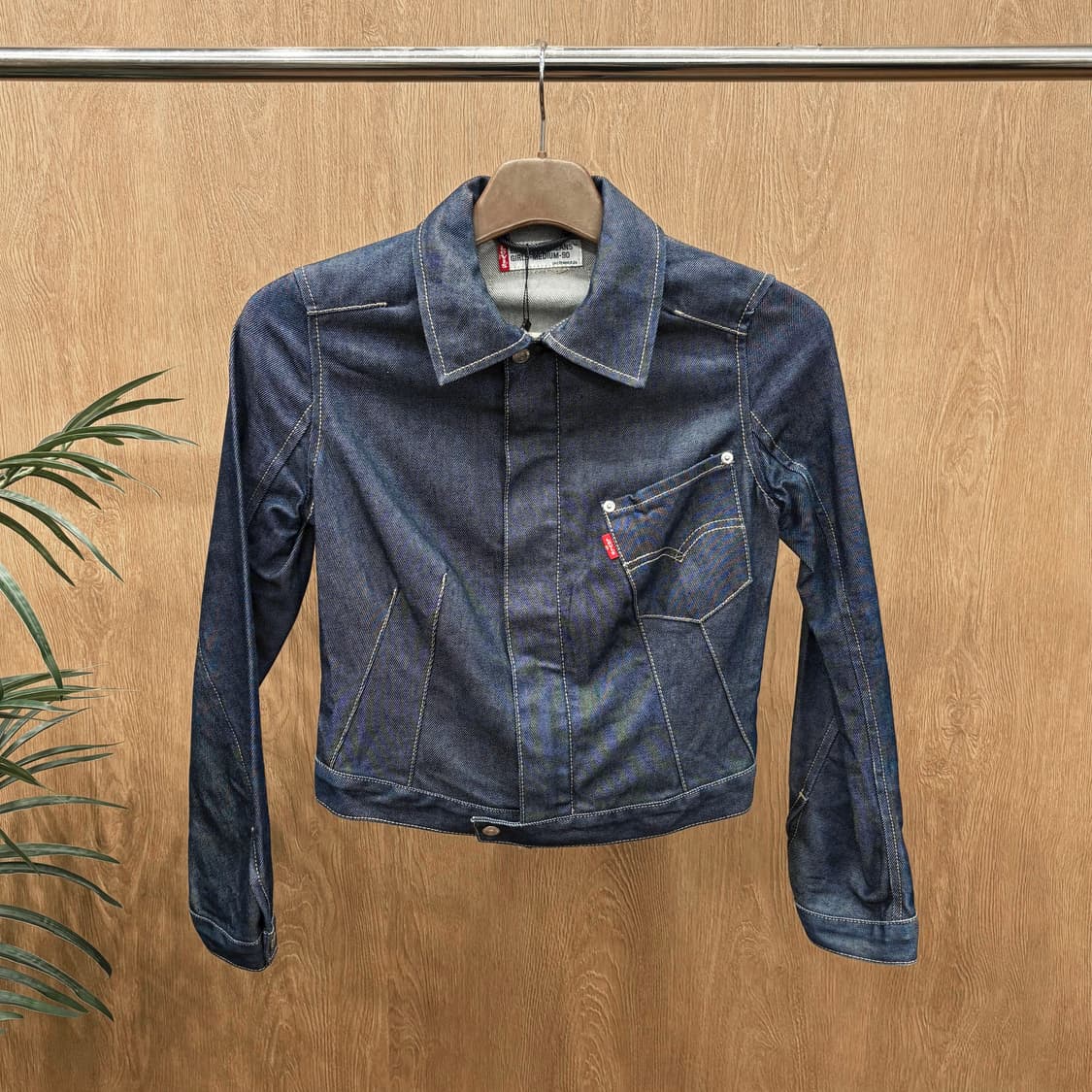 리바이스 엔지니어드 진스 걸즈 크롭 데님 자켓 레드 탭 포켓 디테일 진청 상품이미지1