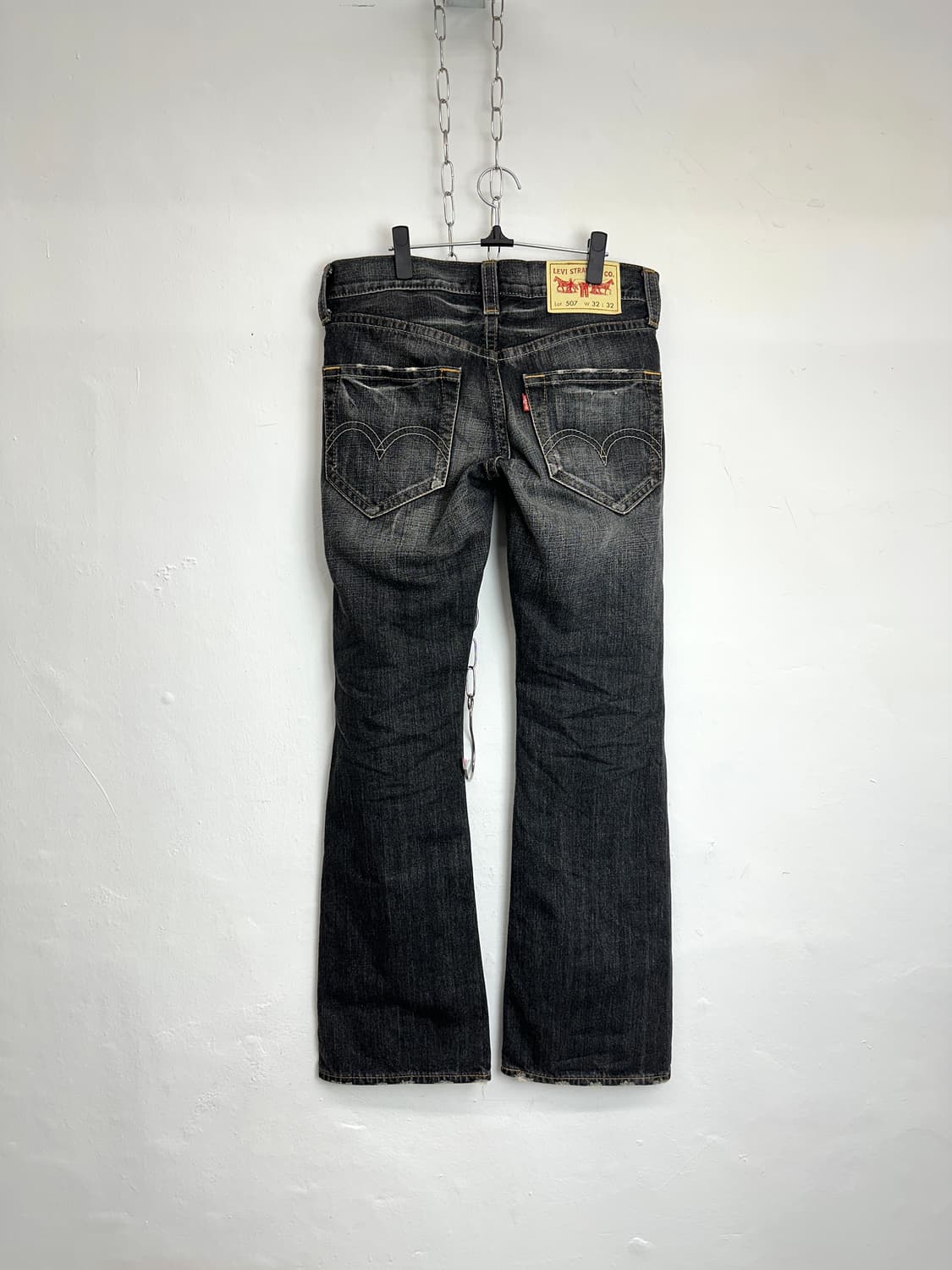 Levi’s 507 Distressed Black Bootcut Jean 상품이미지6