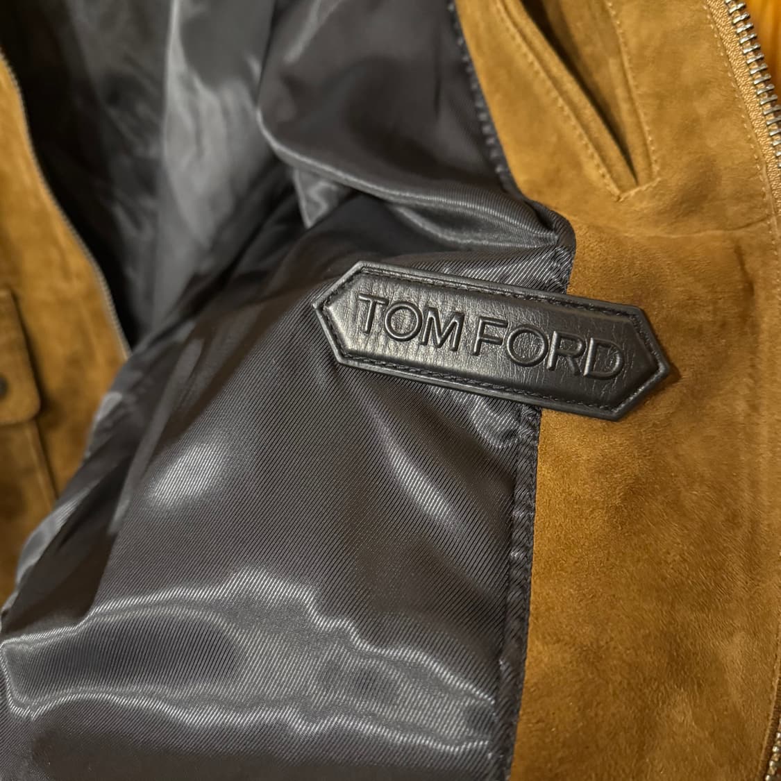 톰포드 23 S/S 스웨이드 자켓 판매 합니다. 상품이미지5