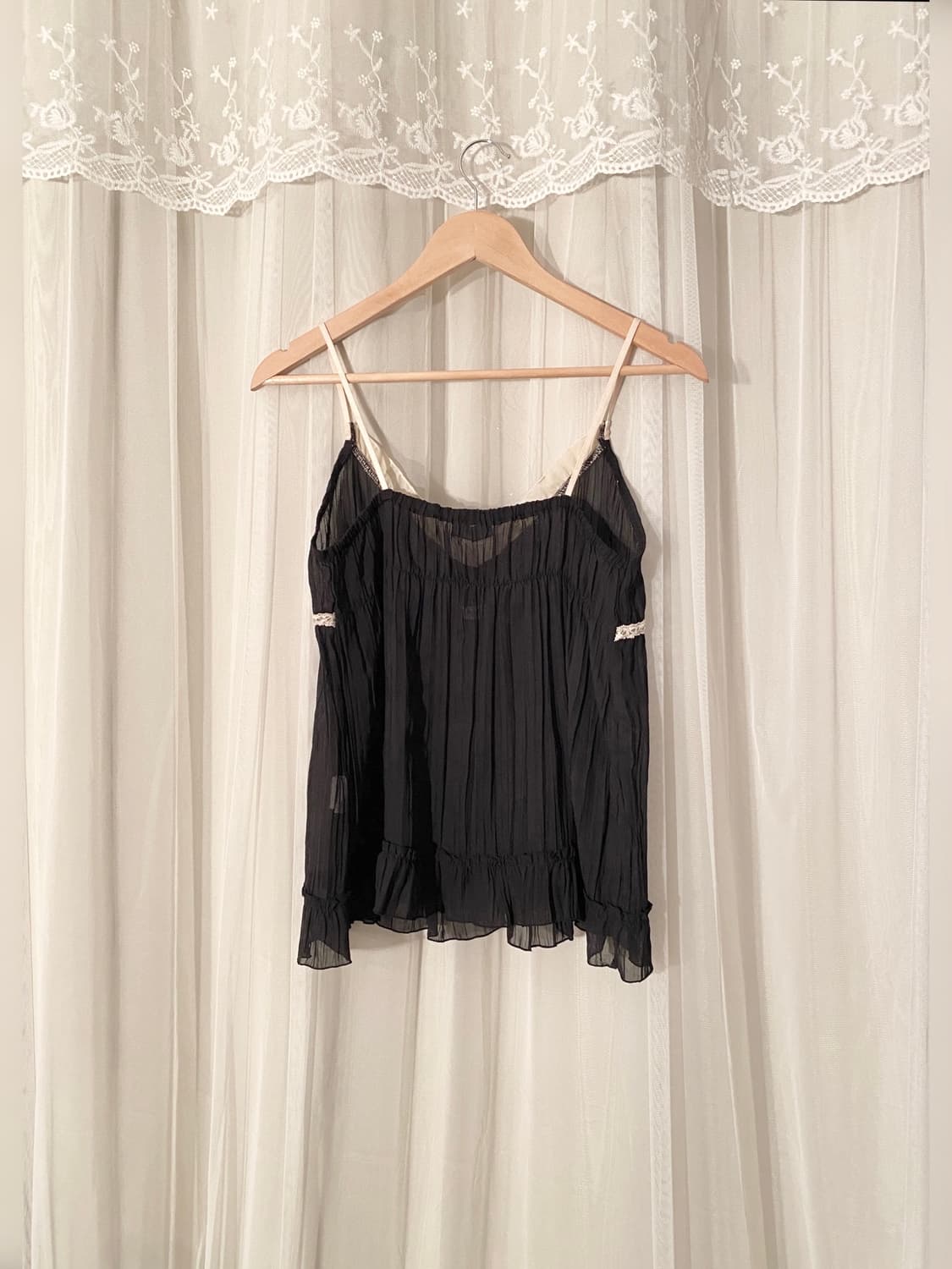 Black Lace Ruffle Sheer Slip Top 상품이미지4
