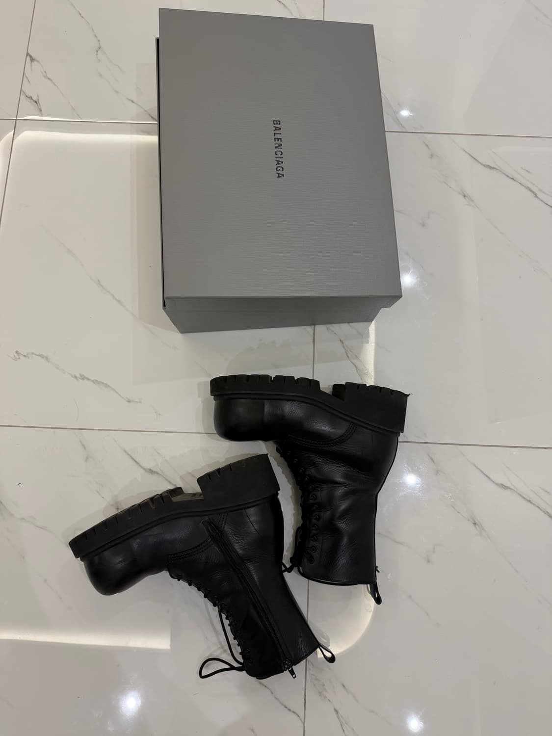 [43] 발렌시아가 스톰퍼 부티 레더 상품이미지1