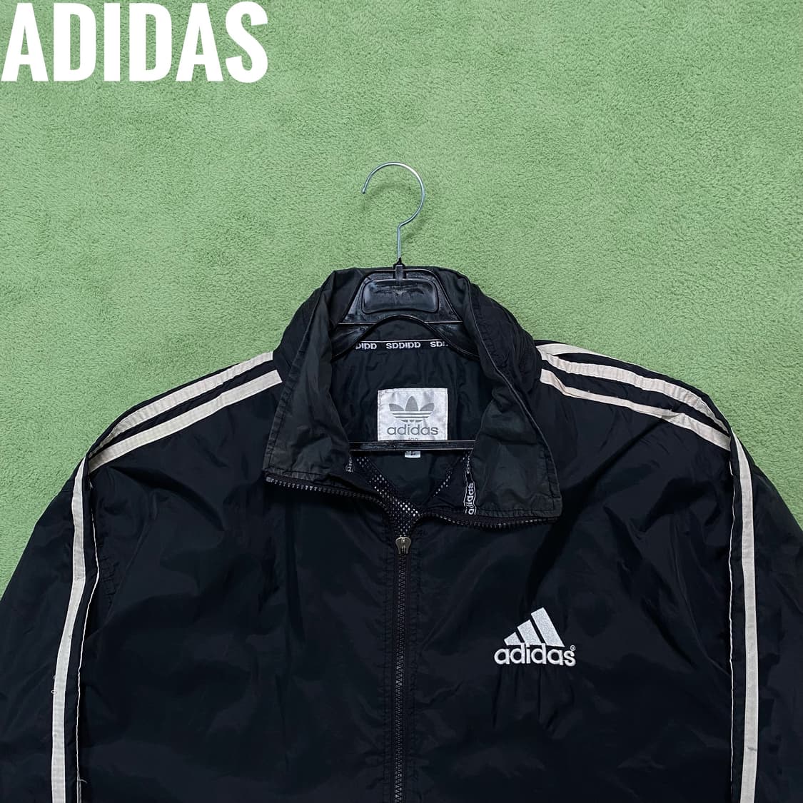 아디다스 후면 삼각 빅로고 올드스쿨 블랙 윈드브레이커 상품이미지1