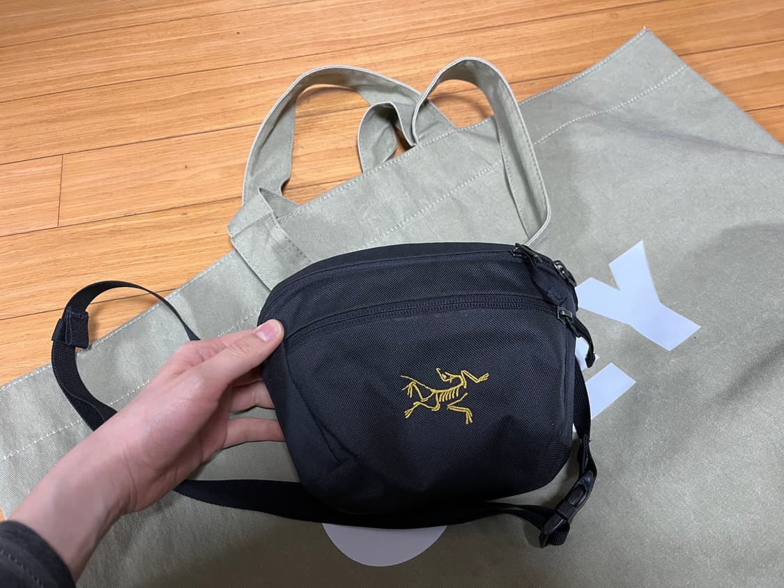 아크테릭스 맨티스1 블랙-옐로스티치 상품이미지1