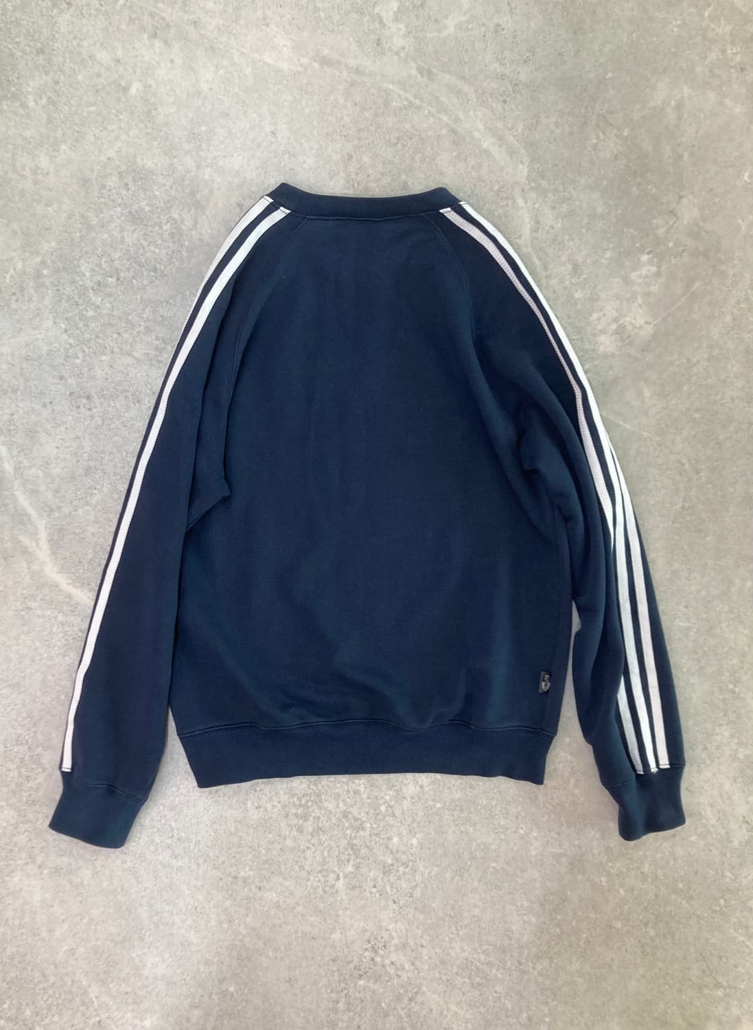 아디다스 맨투맨 상품이미지2