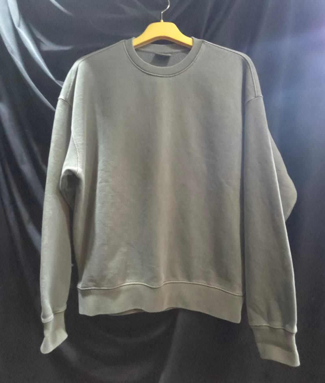 소버먼트 980G 피그먼트맨투맨_ 더치카키 상품이미지1