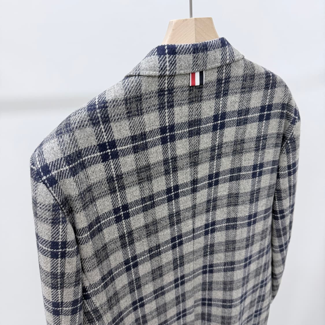 [S급/5] 톰브라운 타탄 체크 브러쉬드 울 코트 자켓 그레이 상품이미지5
